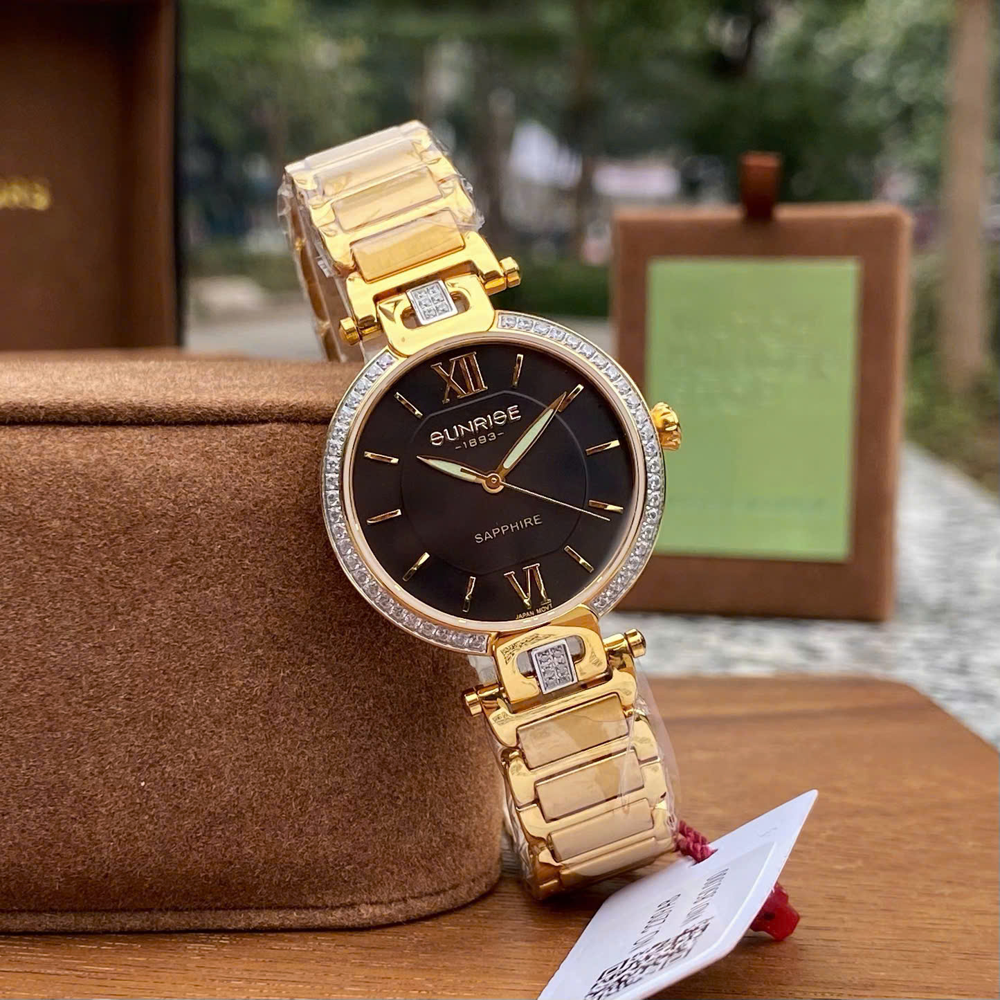 Đồng Hồ Nữ Sunrise 2209AB: Vẻ Đẹp Sang Trọng, Tỏa Sáng Mọi Góc Nhìn