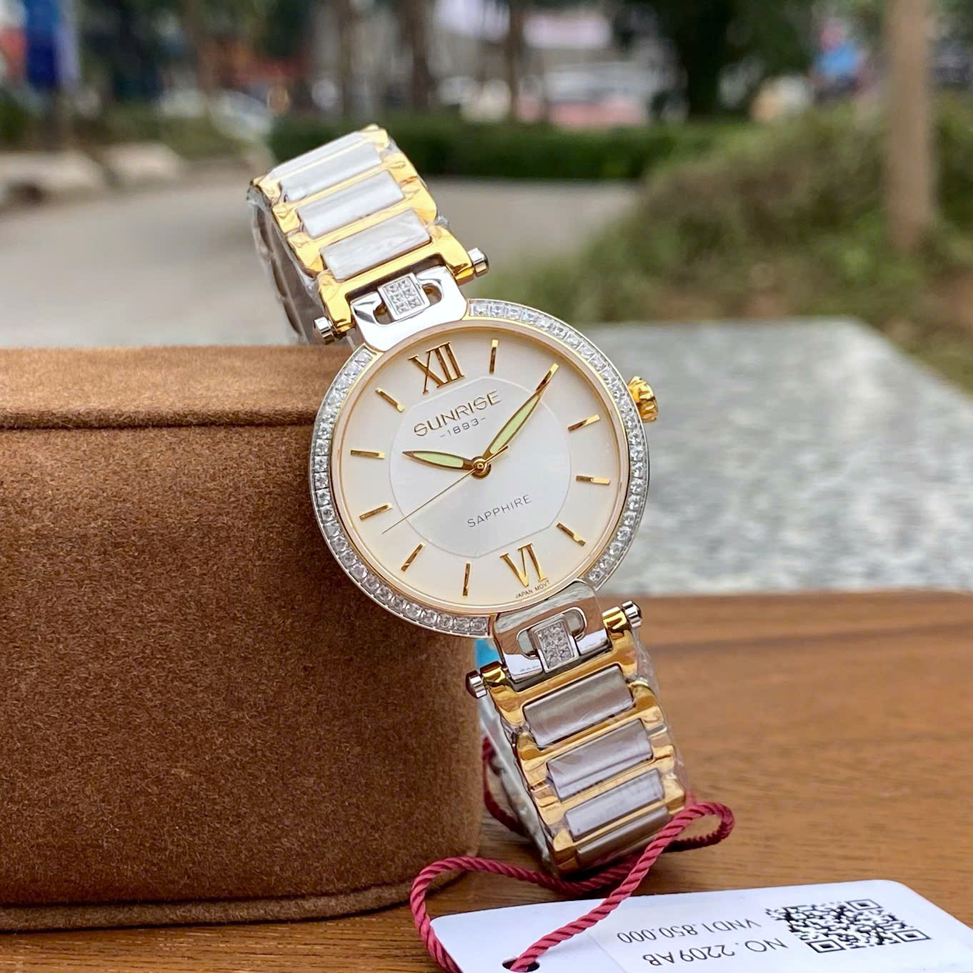 Đồng Hồ Nữ Sunrise 2209AB: Vẻ Đẹp Sang Trọng, Tỏa Sáng Mọi Góc Nhìn