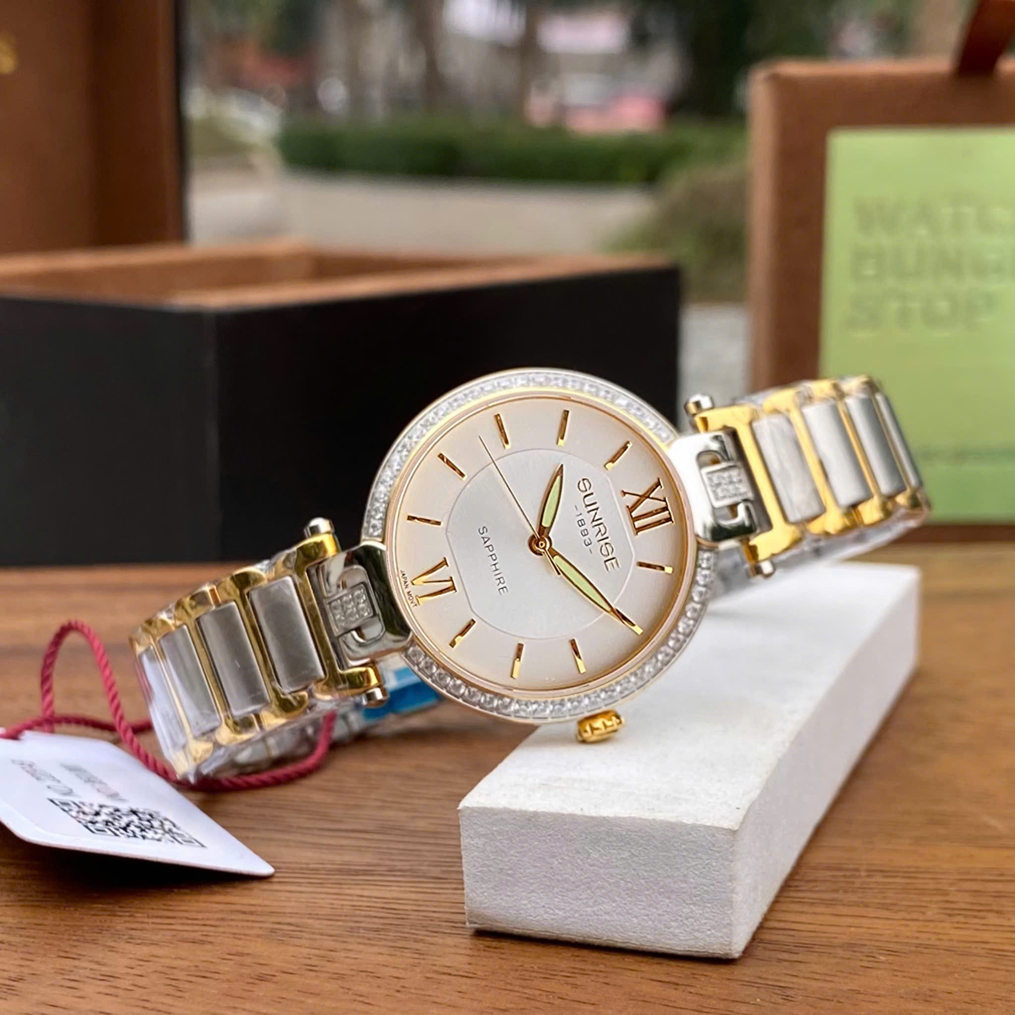 Đồng Hồ Nữ Sunrise 2209AB: Vẻ Đẹp Sang Trọng, Tỏa Sáng Mọi Góc Nhìn