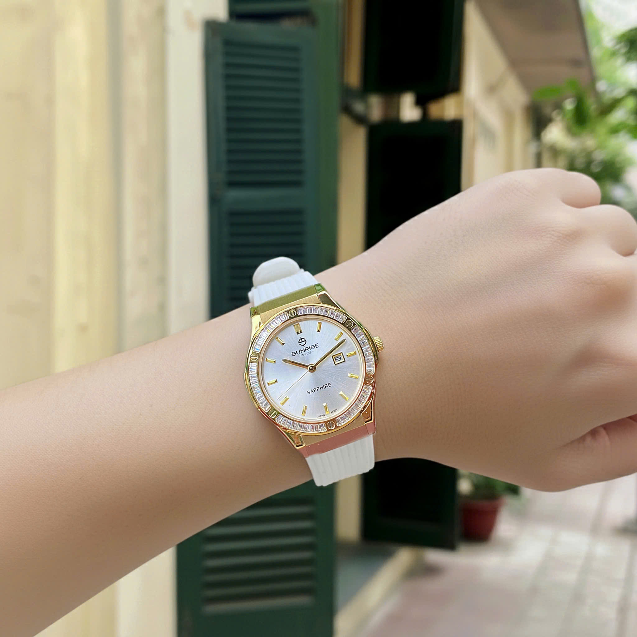 Đồng Hồ Nữ Sunrise 2310CB - Luxury Sport Pha Lê Lấp Lánh