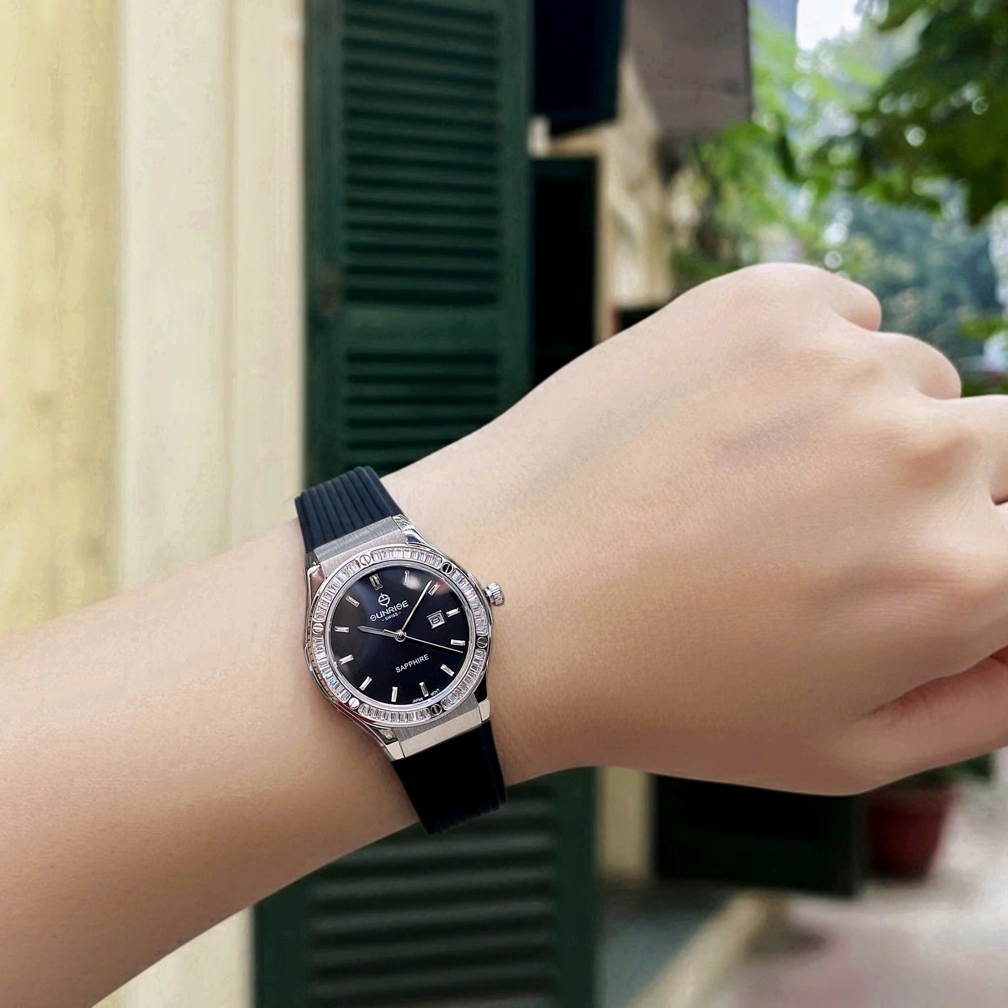 Đồng Hồ Nữ Sunrise 2310CB - Luxury Sport Pha Lê Lấp Lánh