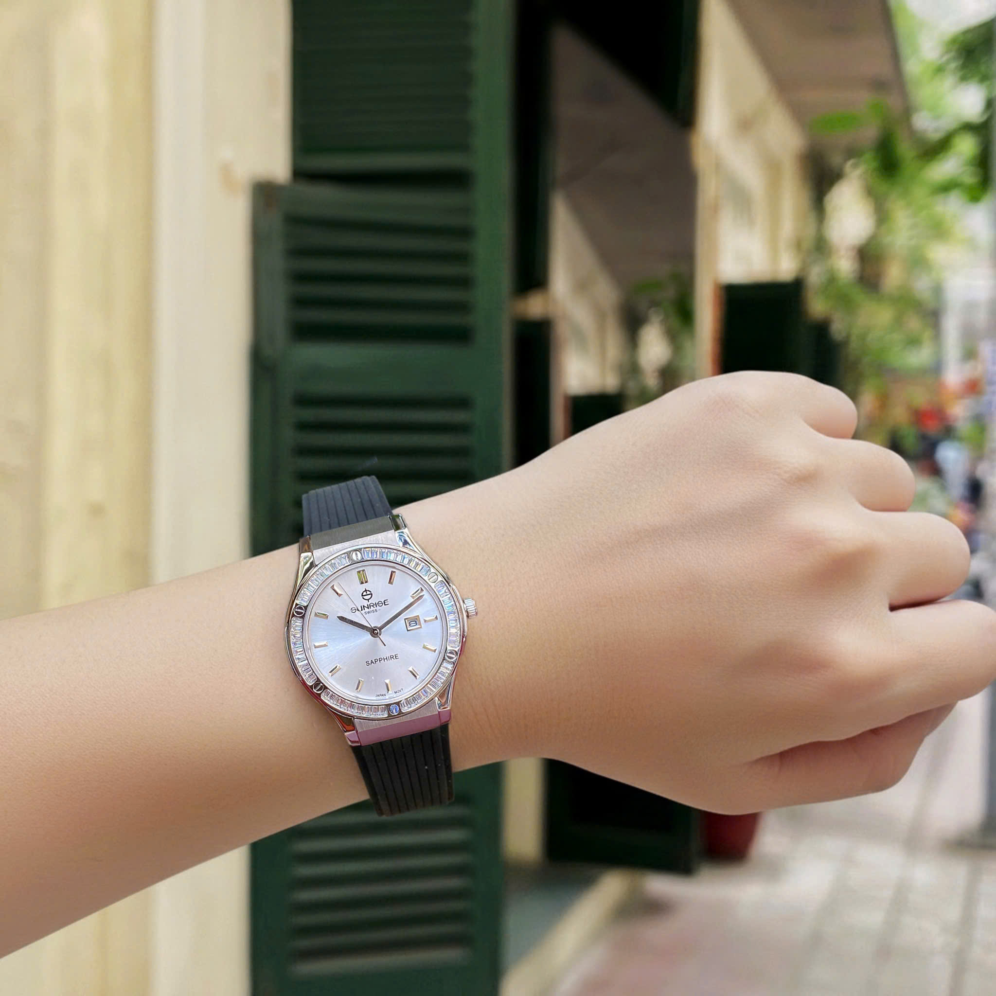 Đồng Hồ Nữ Sunrise 2310CB - Luxury Sport Pha Lê Lấp Lánh