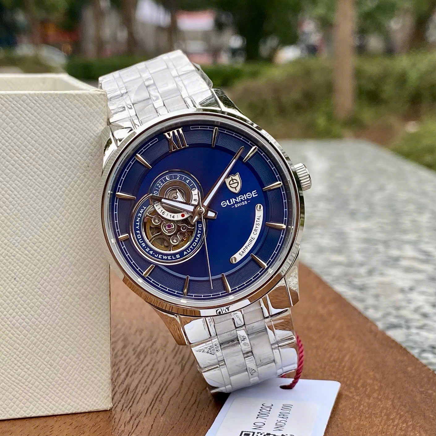 Đồng Hồ Nam Sunrise 7002SC: Đẳng Cấp Open Heart, Bộ Máy Seiko Bền Bỉ