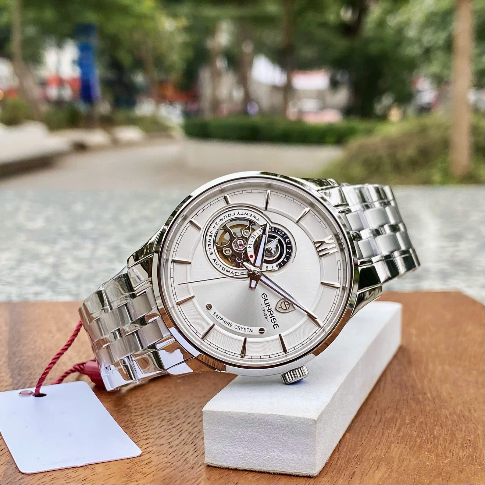 Đồng Hồ Nam Sunrise 7002SC: Đẳng Cấp Open Heart, Bộ Máy Seiko Bền Bỉ