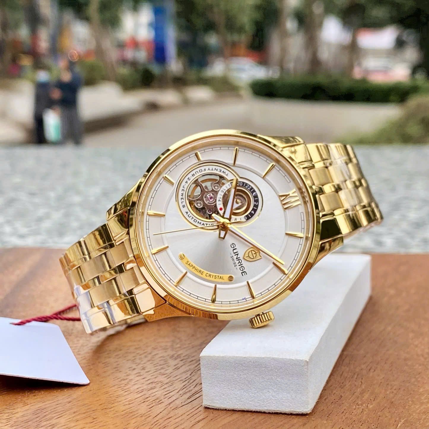 Đồng Hồ Nam Sunrise 7002SC: Đẳng Cấp Open Heart, Bộ Máy Seiko Bền Bỉ