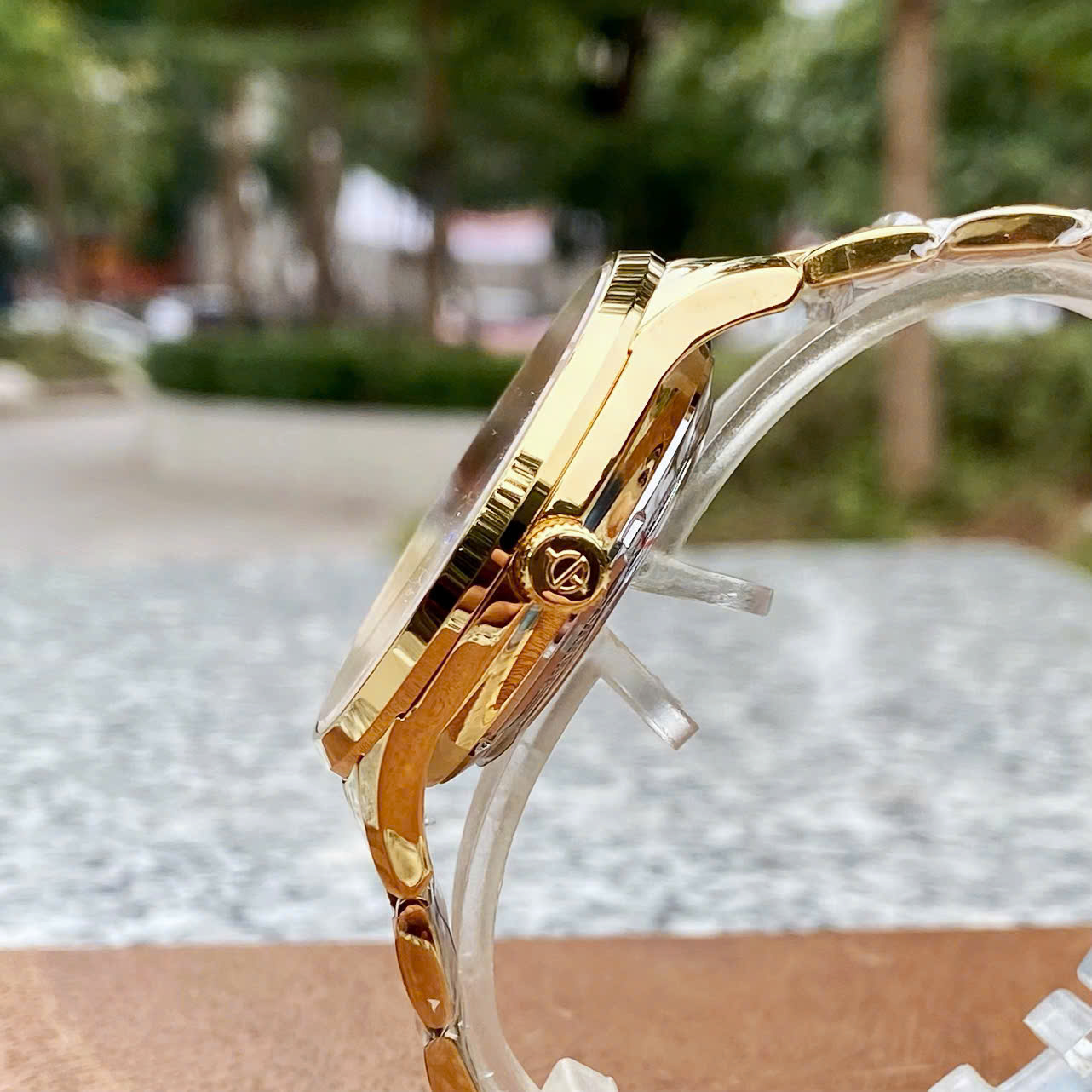 Đồng Hồ Nam Sunrise 7002SC: Đẳng Cấp Open Heart, Bộ Máy Seiko Bền Bỉ