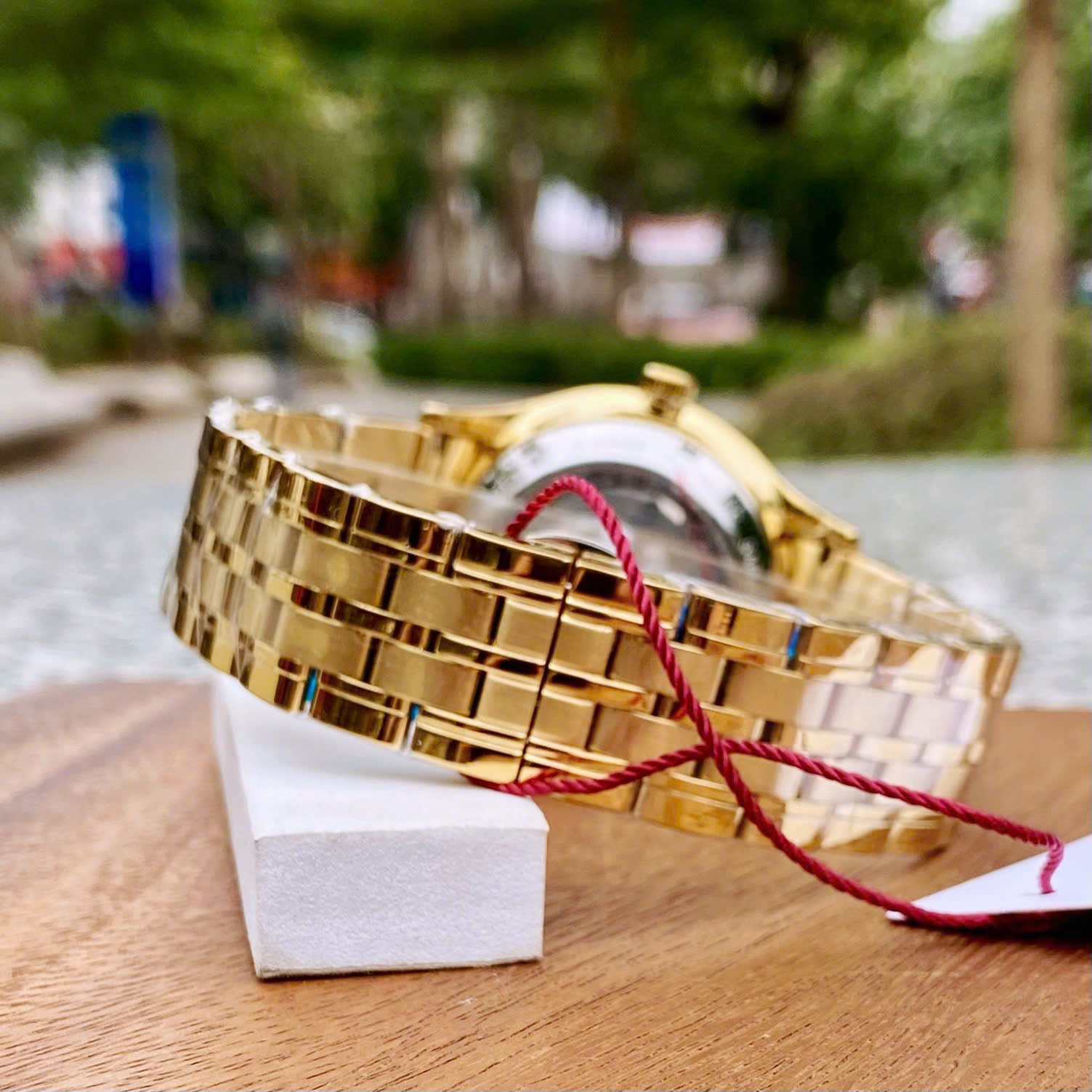 Đồng Hồ Nam Sunrise 7002SC: Đẳng Cấp Open Heart, Bộ Máy Seiko Bền Bỉ