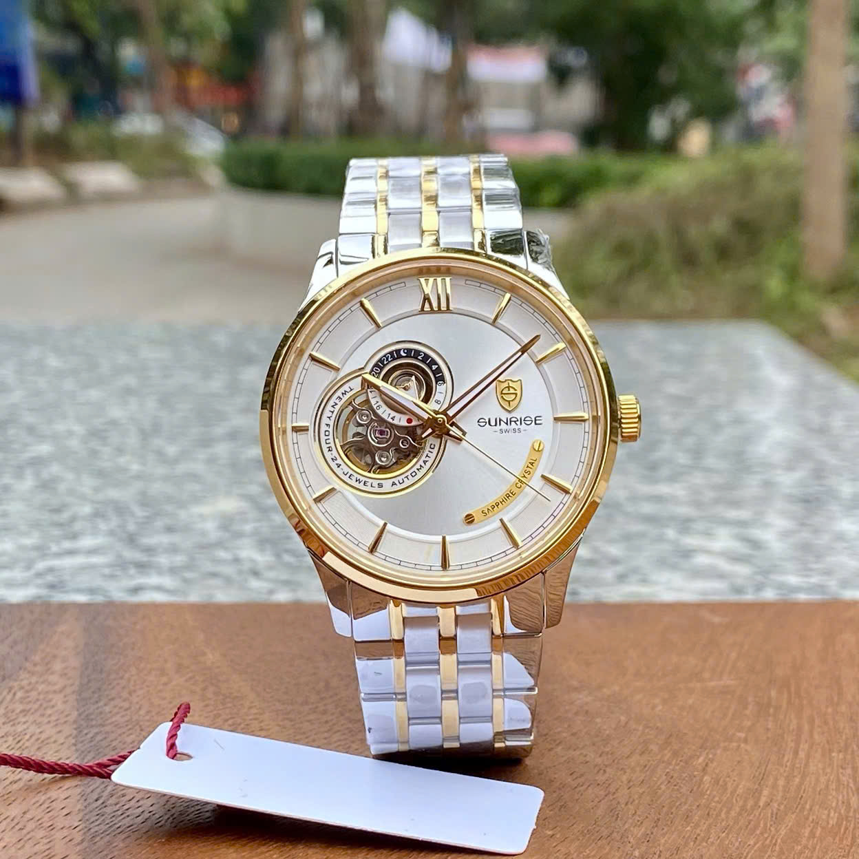 Đồng Hồ Nam Sunrise 7002SC: Đẳng Cấp Open Heart, Bộ Máy Seiko Bền Bỉ