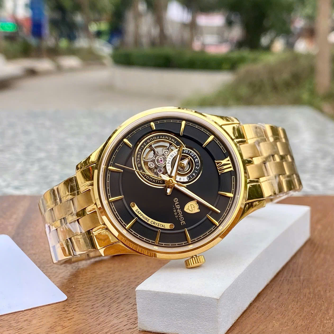 Đồng Hồ Nam Sunrise 7002SC: Đẳng Cấp Open Heart, Bộ Máy Seiko Bền Bỉ