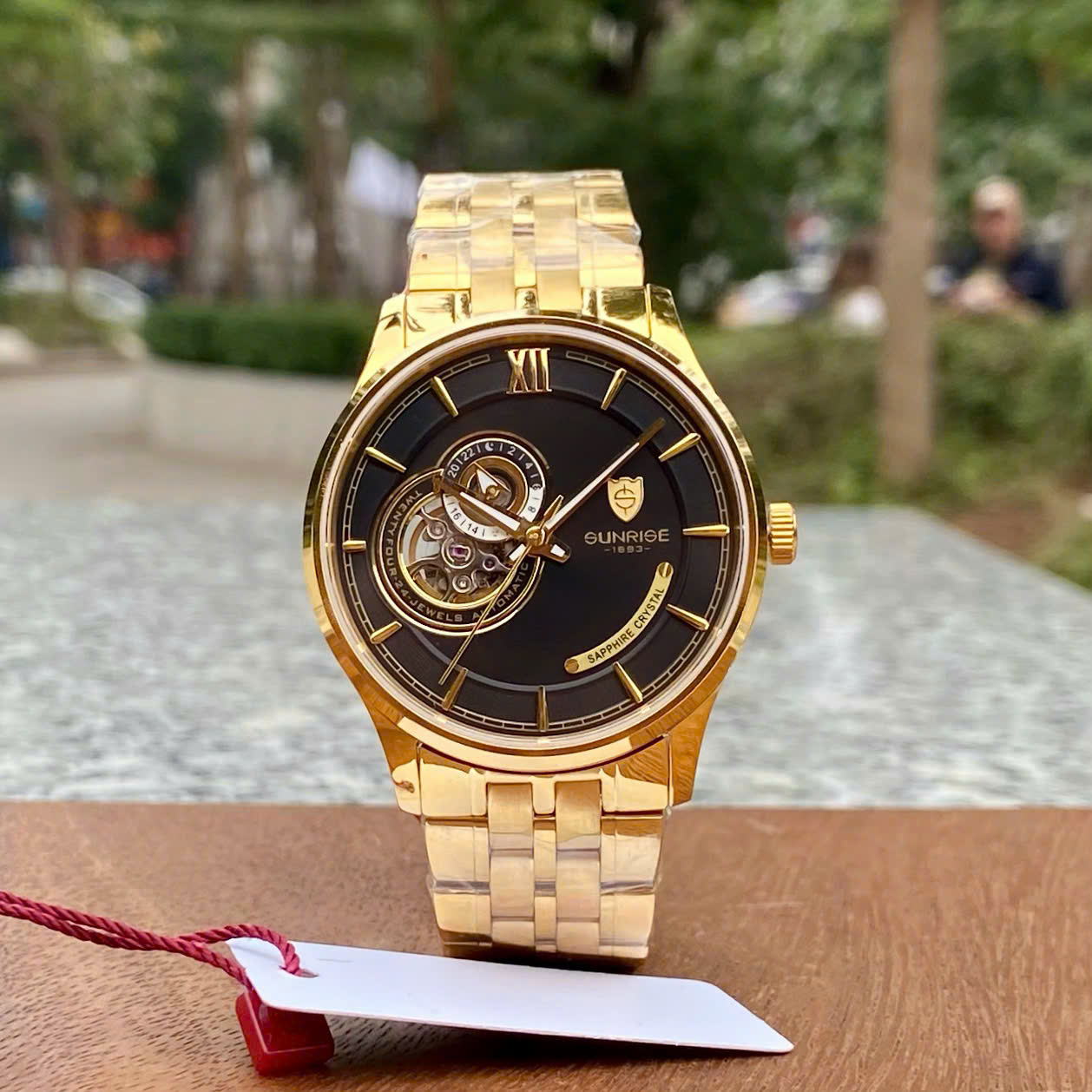 Đồng Hồ Nam Sunrise 7002SC: Đẳng Cấp Open Heart, Bộ Máy Seiko Bền Bỉ