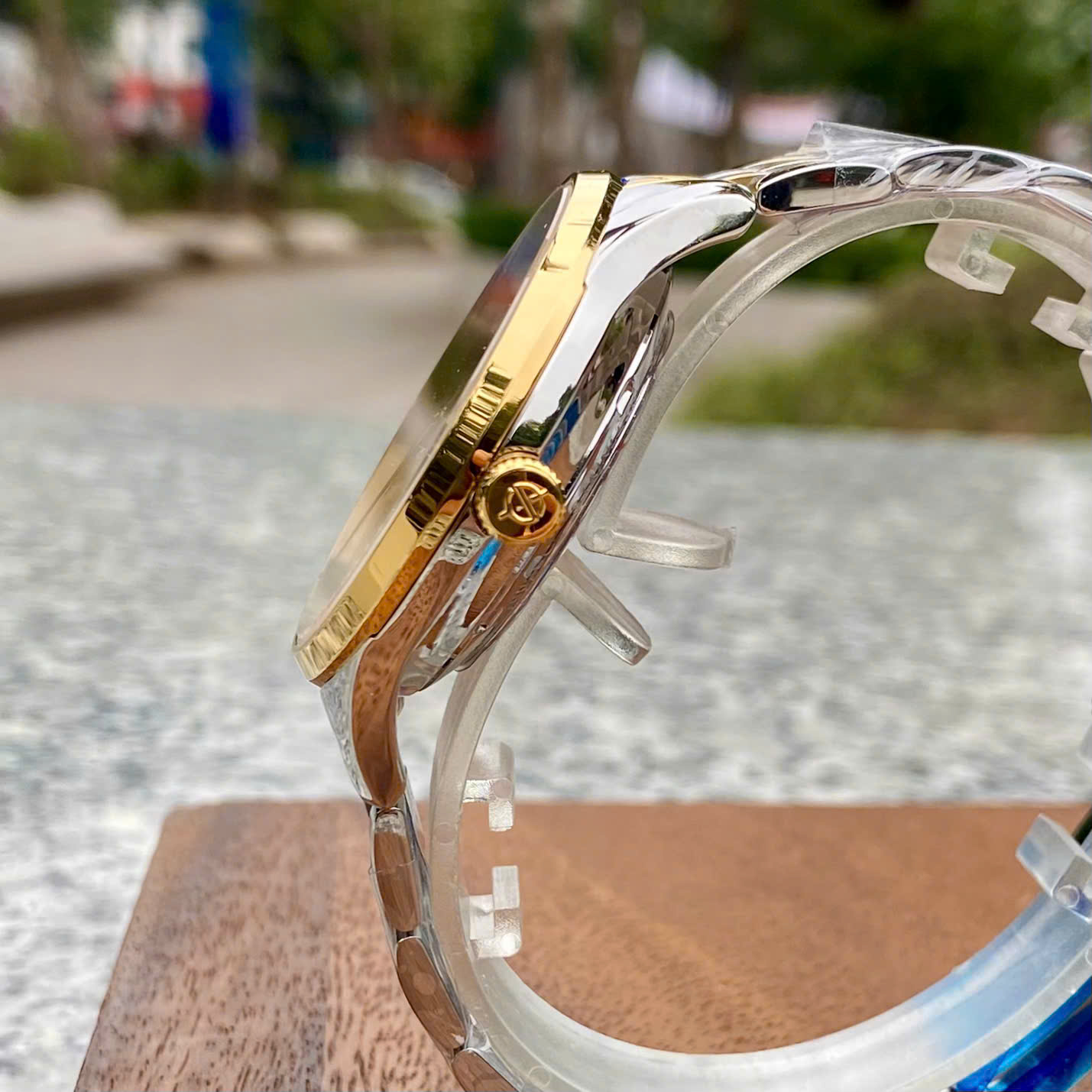 Đồng Hồ Nam Sunrise 7002SC: Đẳng Cấp Open Heart, Bộ Máy Seiko Bền Bỉ