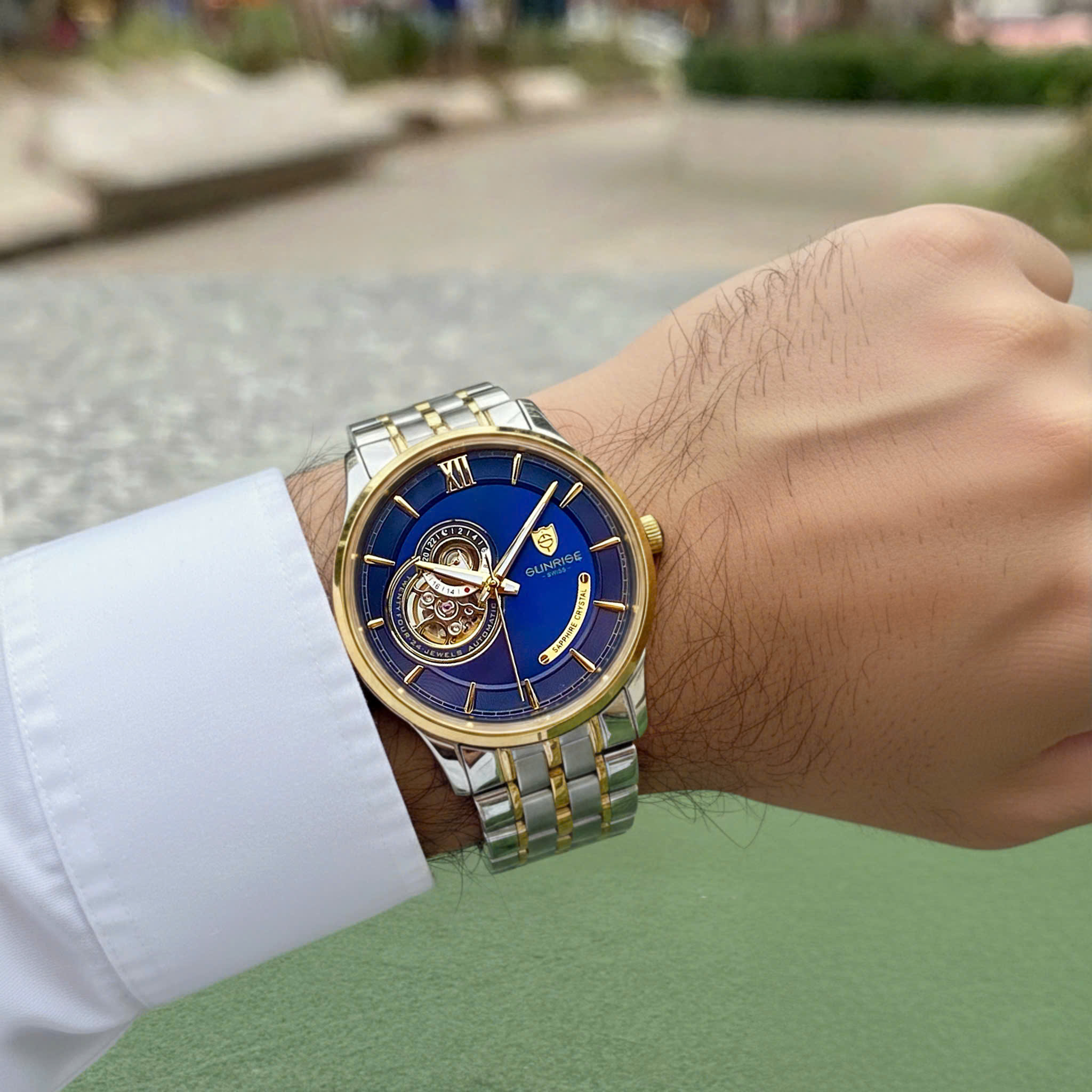 Đồng Hồ Nam Sunrise 7002SC: Đẳng Cấp Open Heart, Bộ Máy Seiko Bền Bỉ