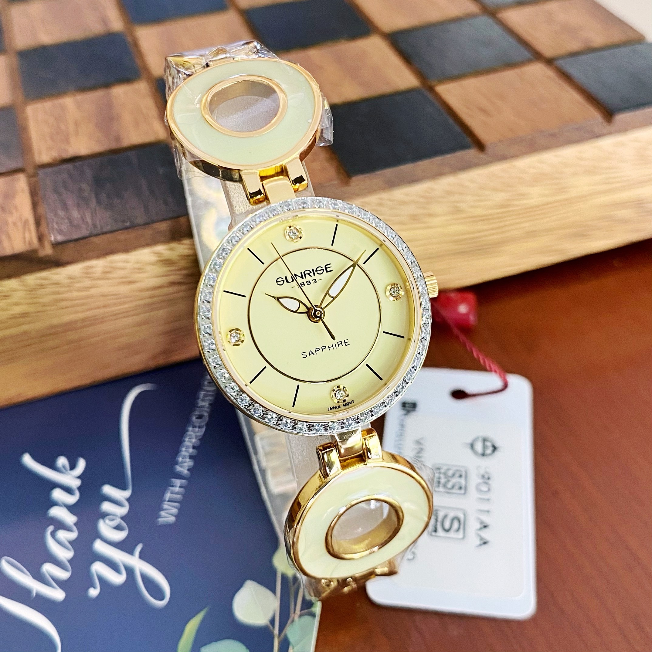 Đồng Hồ Sunrise Lắc 9011AA