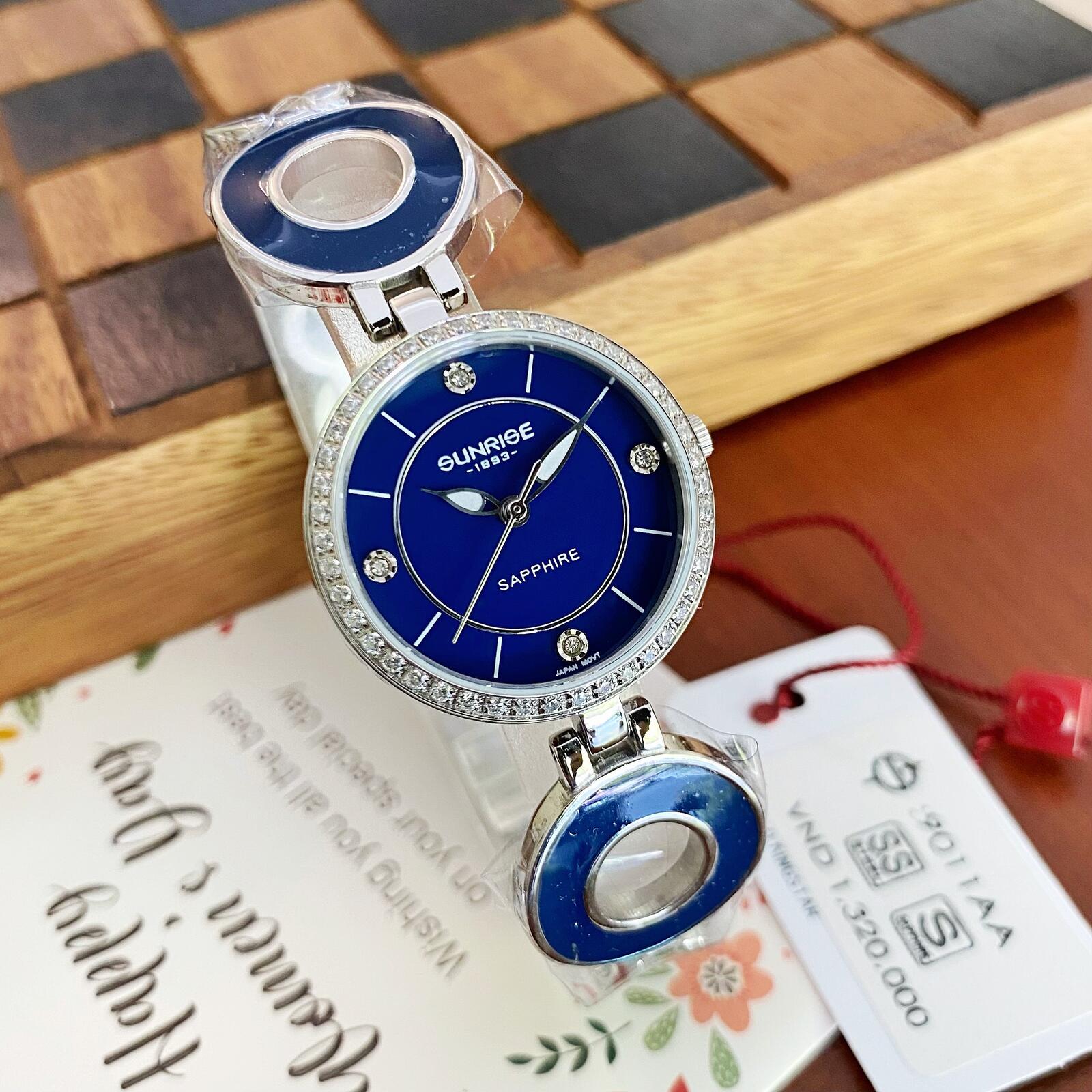 Đồng Hồ Sunrise Lắc 9011AA