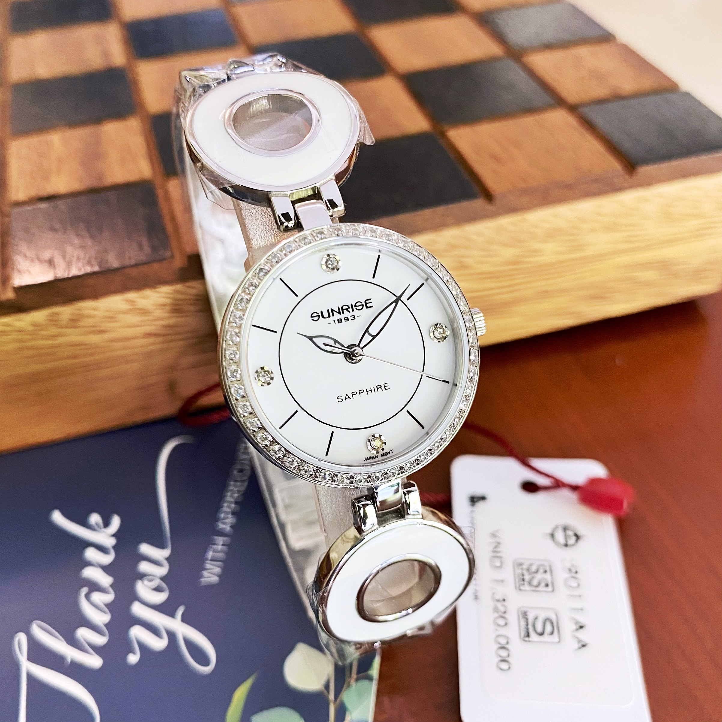 Đồng Hồ Sunrise Lắc 9011AA