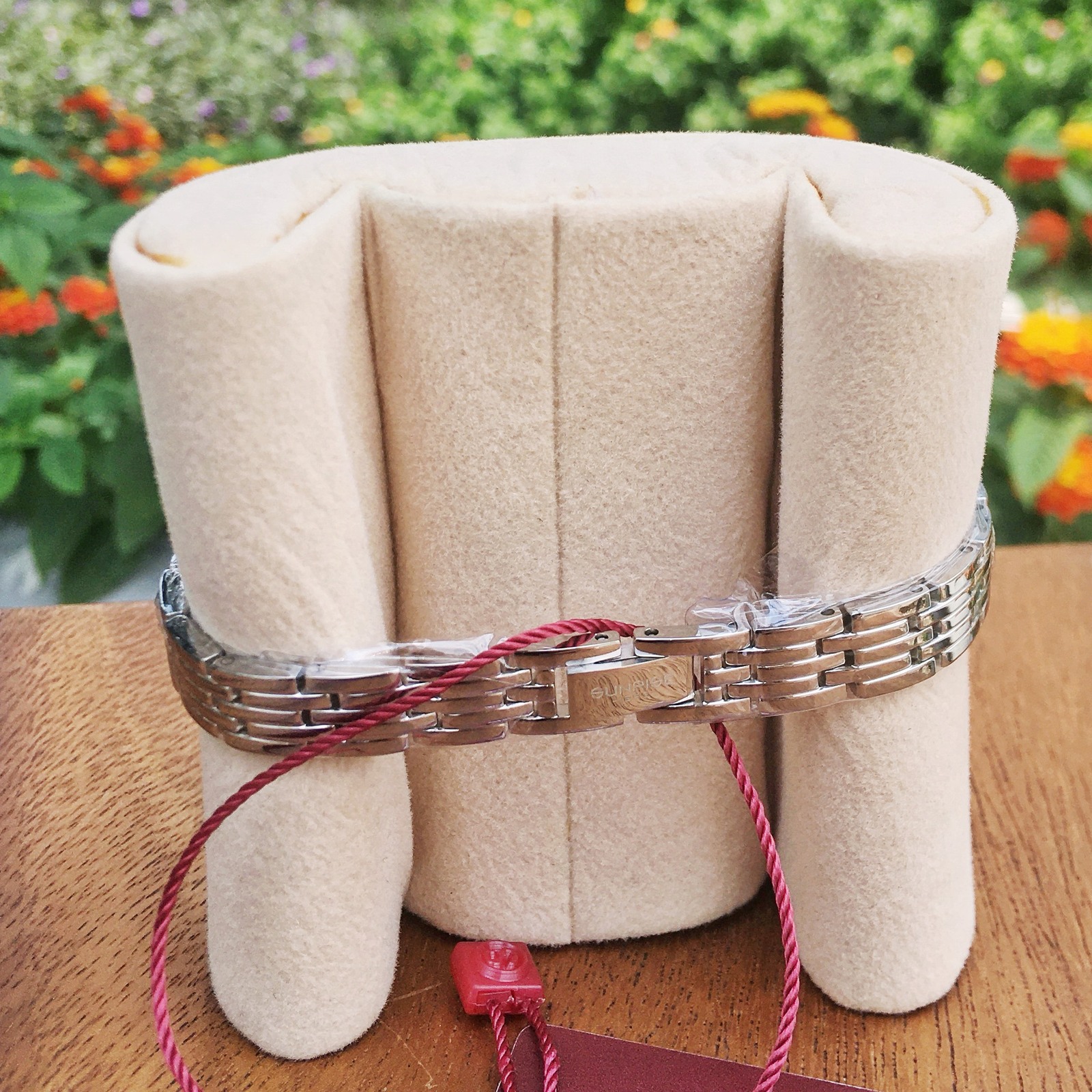 ĐỒNG HỒ LẮC NỮ SUNRISE 9012SWA CHÍNH HÃNG