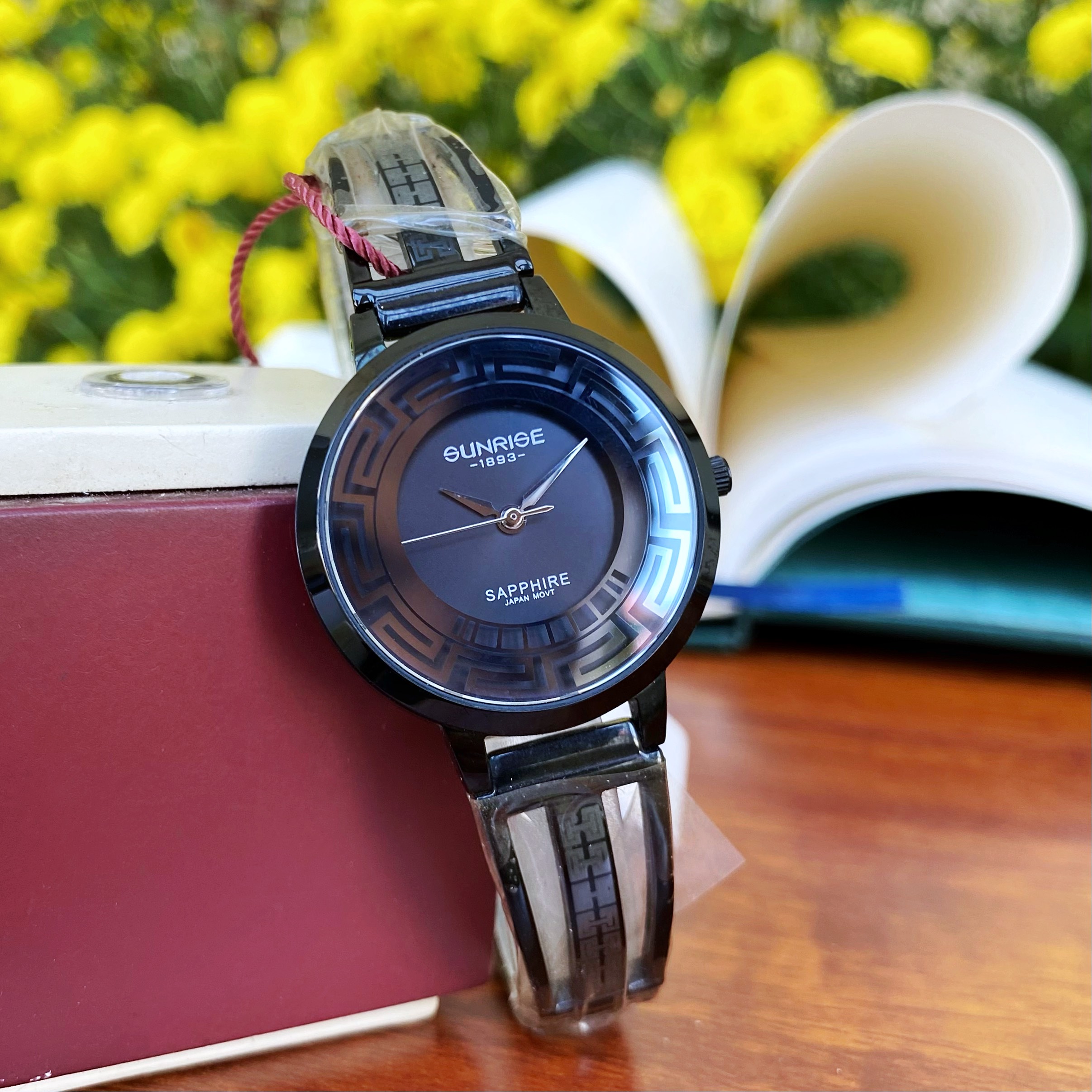 Đồng Hồ Sunrise Lắc Nữ 9948SA