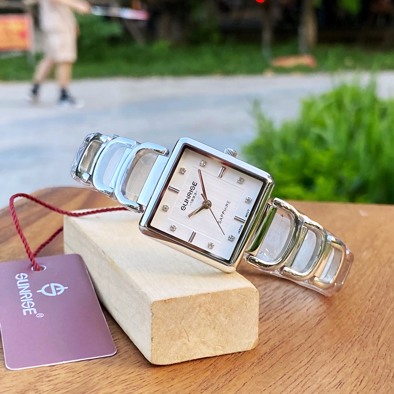 ĐỒNG HỒ LẮC TAY NỮ SUNRISE 9998SA CHÍNH HÃNG