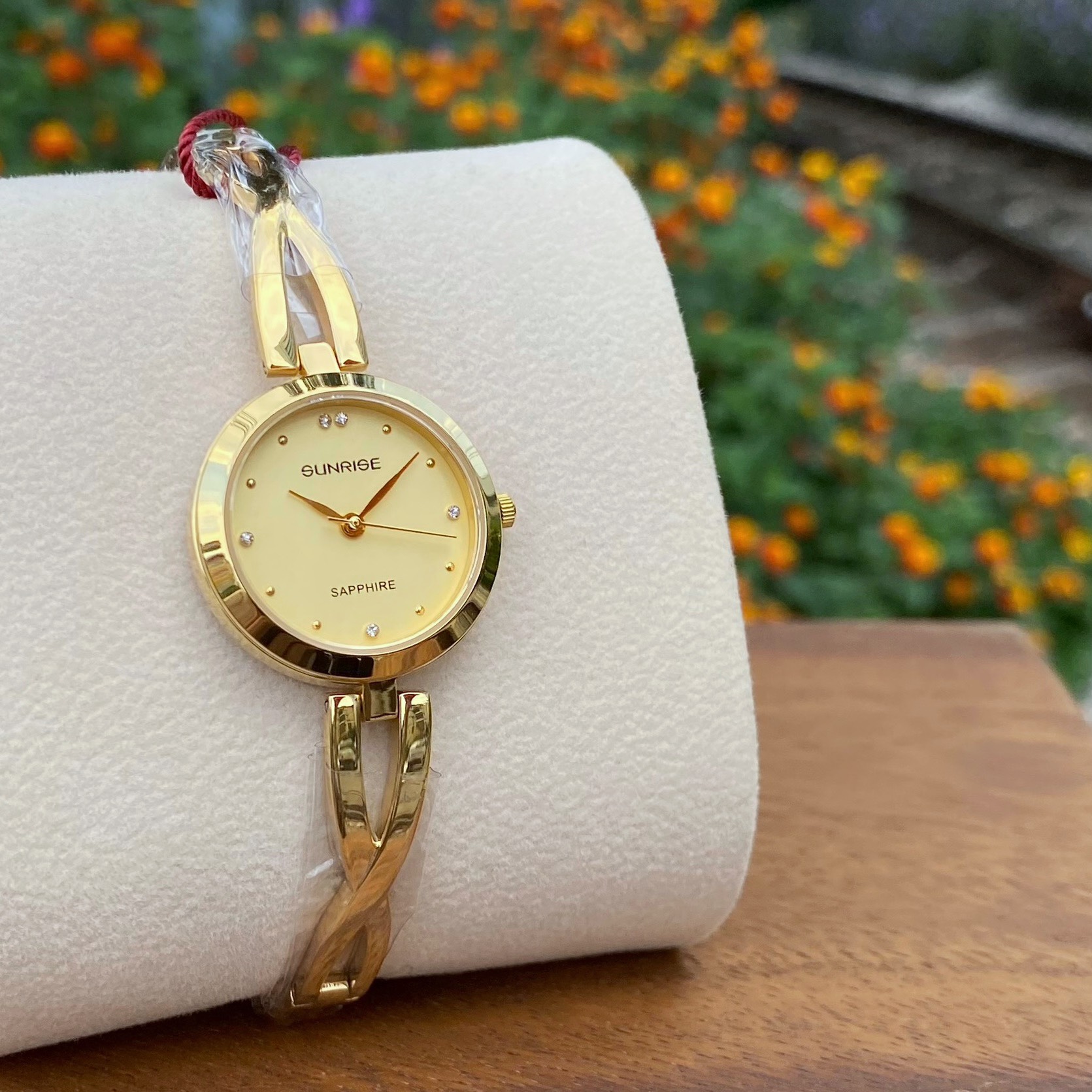 ĐỒNG HỒ LẮC NỮ SUNRISE SL715SWA CHÍNH HÃNG