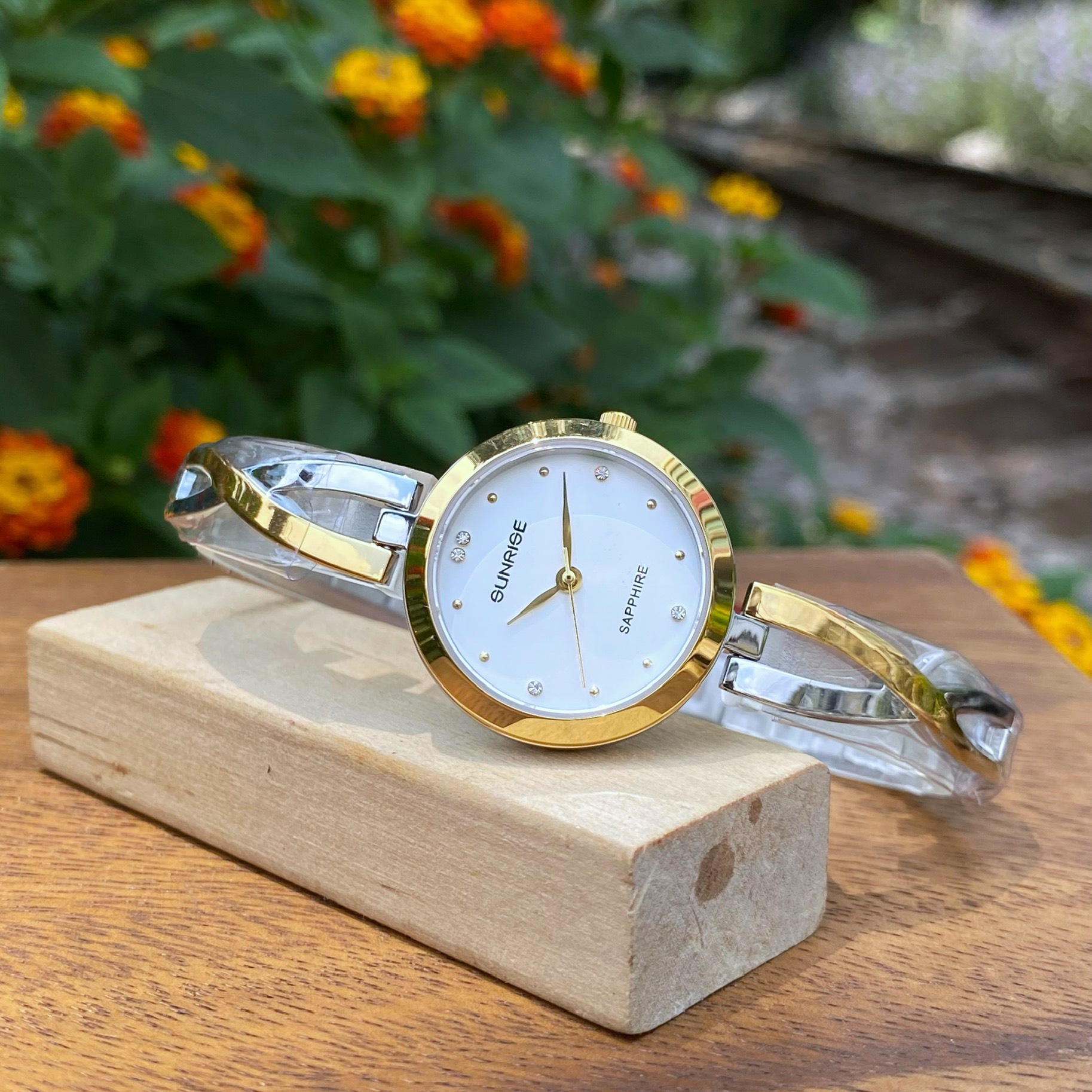 ĐỒNG HỒ LẮC NỮ SUNRISE SL715SWA CHÍNH HÃNG