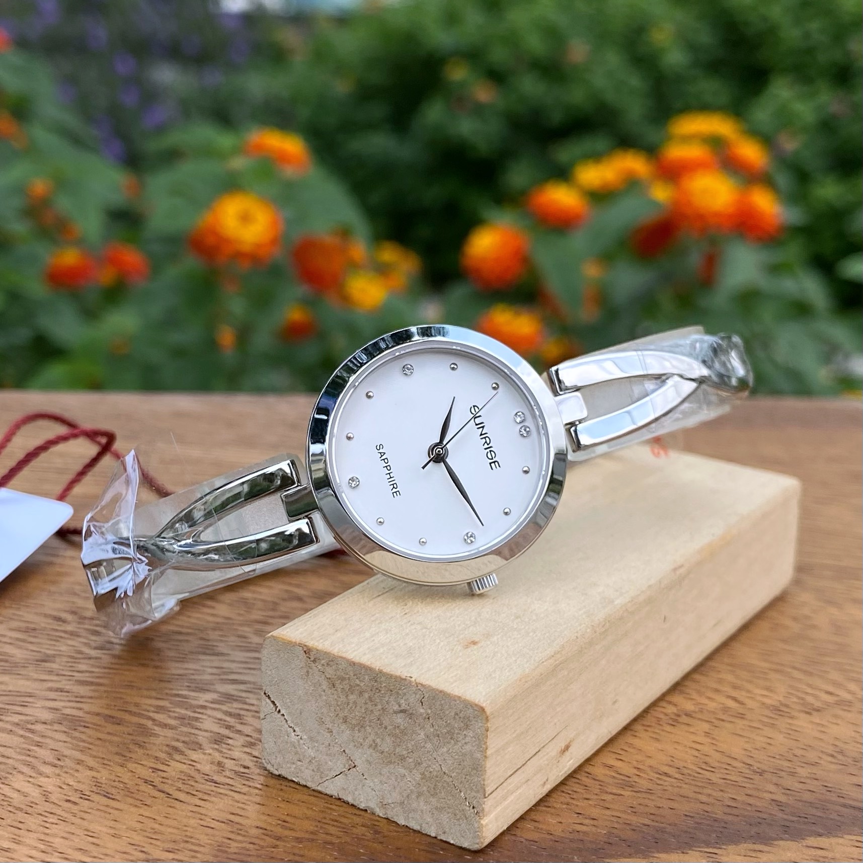 ĐỒNG HỒ LẮC NỮ SUNRISE SL715SWA CHÍNH HÃNG