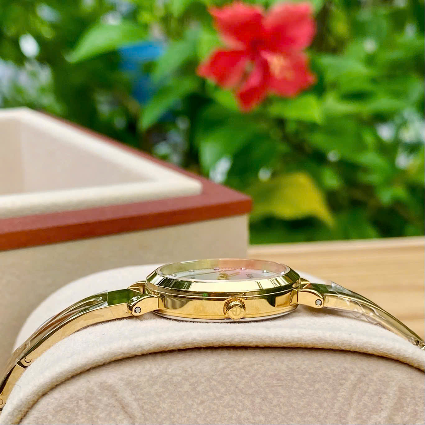 ĐỒNG HỒ LẮC NỮ SUNRISE SL727SWA CHÍNH HÃNG