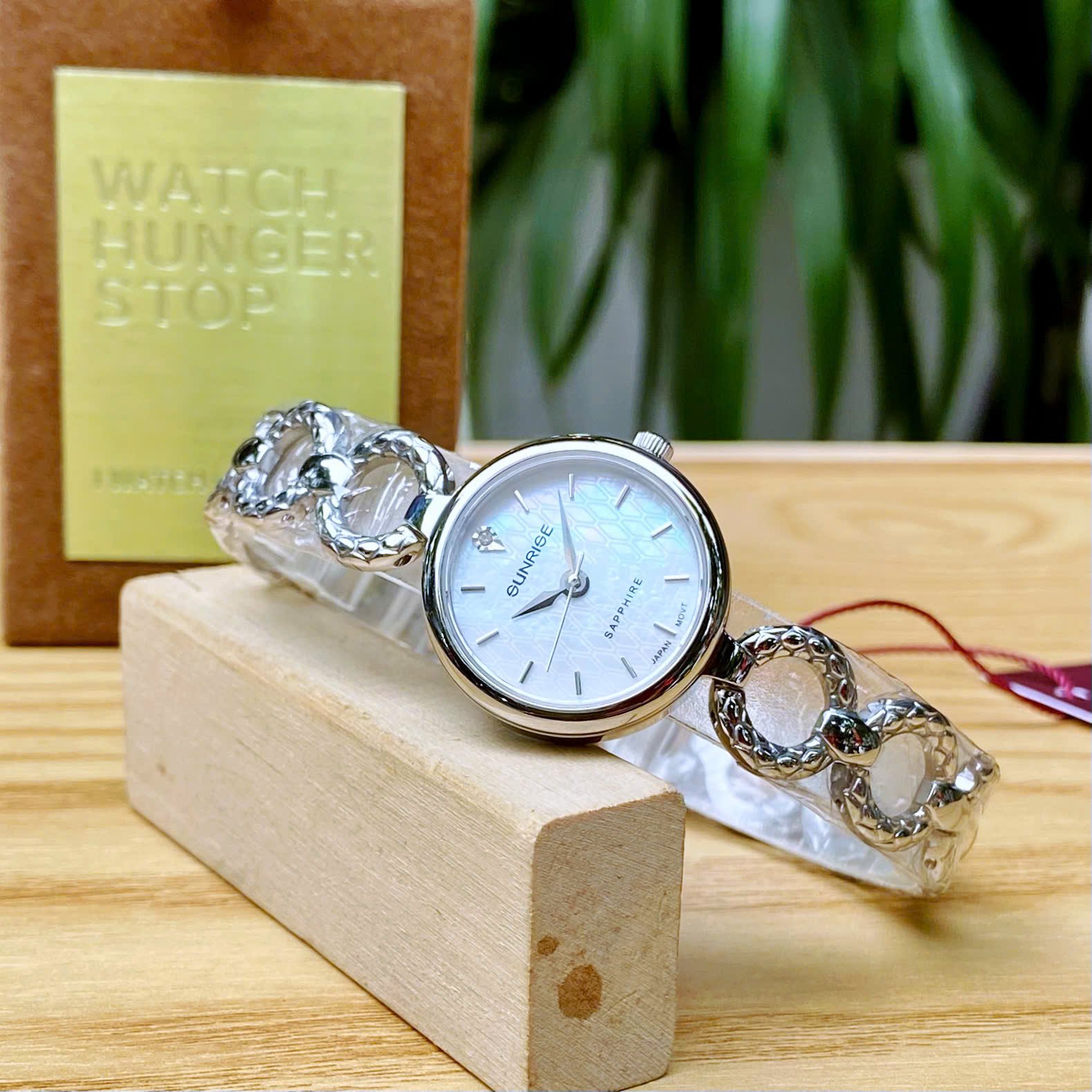 ĐỒNG HỒ LẮC NỮ SUNRISE SL9030SA CHÍNH HÃNG