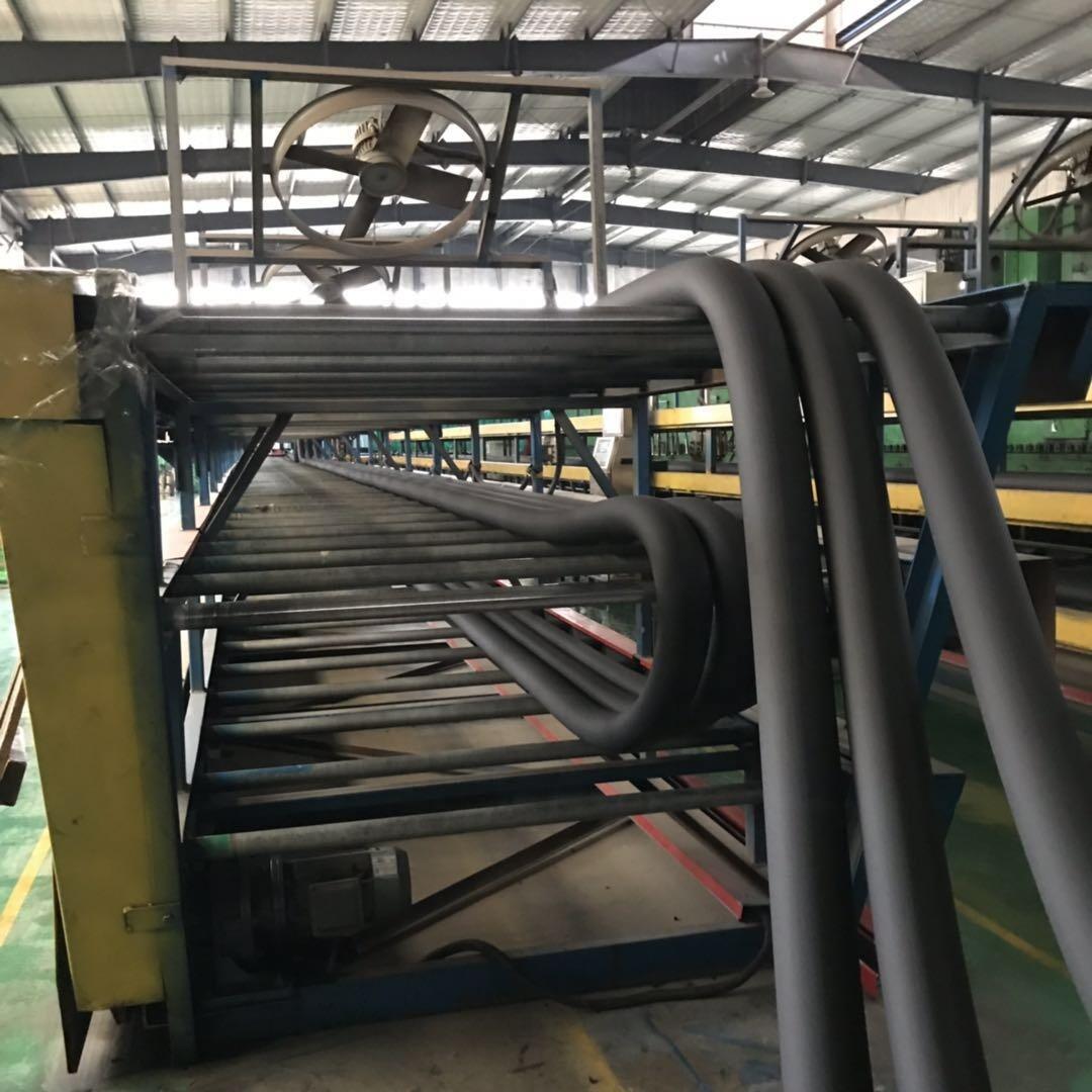 Hình ảnh sản phẩm Superlon trong quá trình lắp đặt cho hệ thống ống đồng. Superlon có khả năng linh hoạt và dễ dàng lắp đặt trên các ống đồng có đường kính khác nhau.