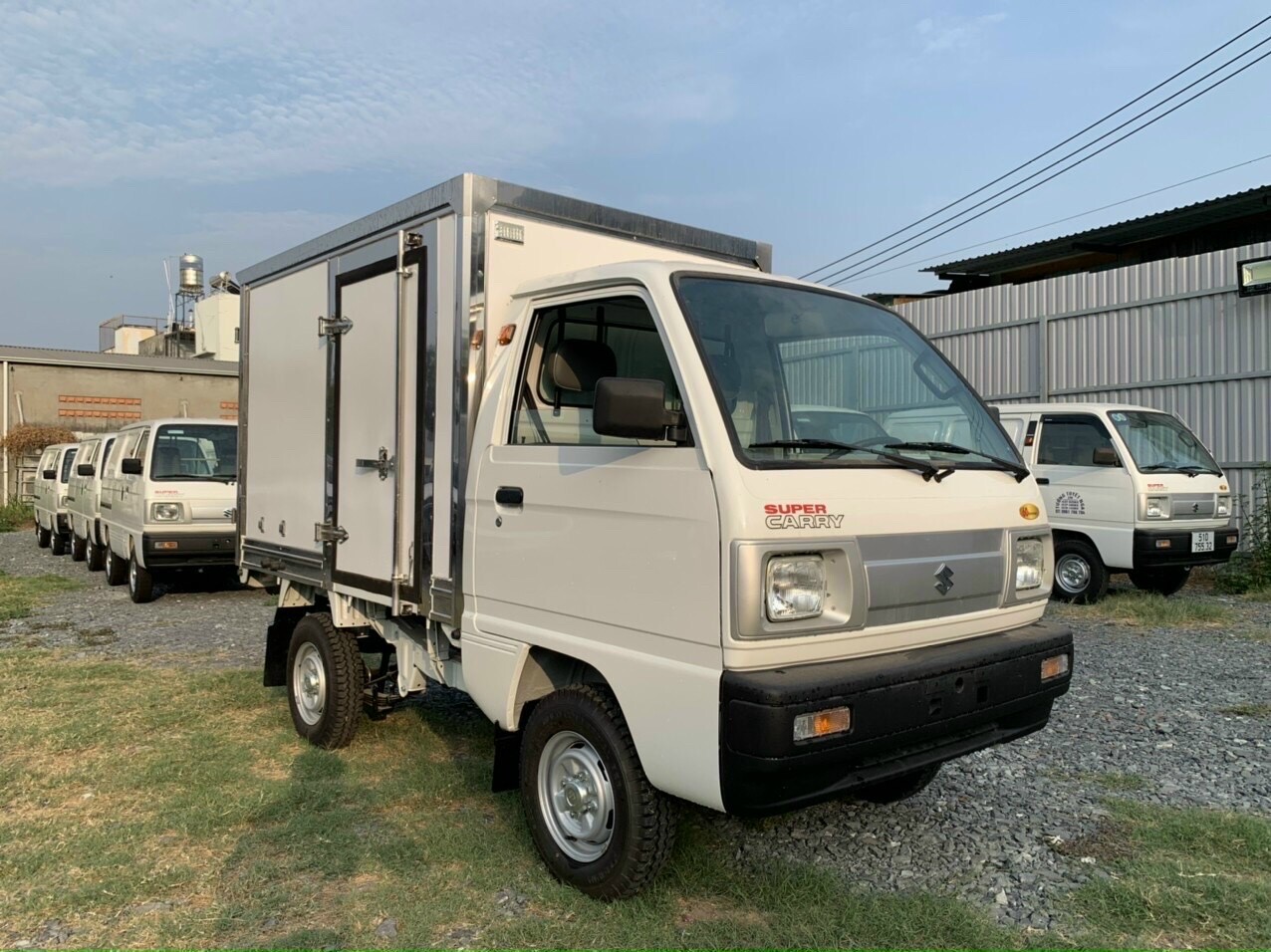 Suzuki Carry Truck thùng kín composite 2023