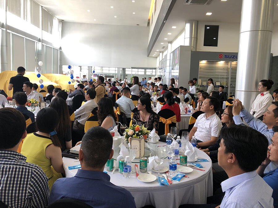 Phòng trưng bày Showroom ô tô Suzuki Việt Long Quận 12