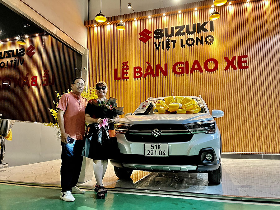 Lễ Bàn Giao xe cho khách hàng tại huyện Bình Chánh nhận xe Suzuki XL7 2022
