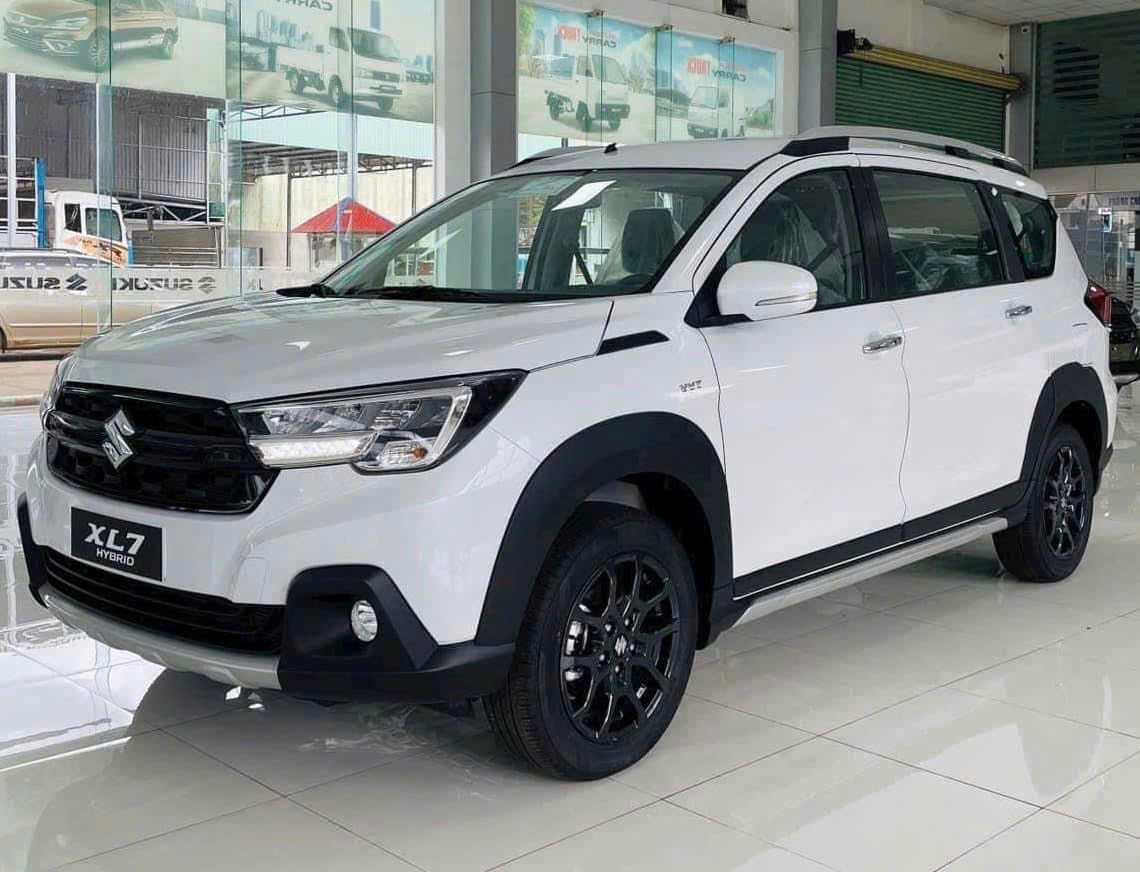 Suzuki XL7 Hybrid 1 Tone