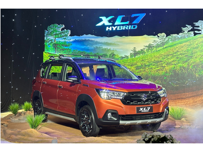 Suzuki XL7 Hybrid Cam nóc Đen