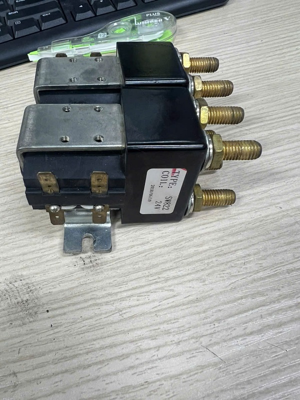 contactor đảo chiều motor DC24V100A ZJW100A-2T