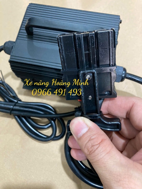 Bộ sạc bình điện xe nâng GBCH24V10A-B, SWCH24V10A-B chuyên dùng cho Pin Lithium giá rẻ