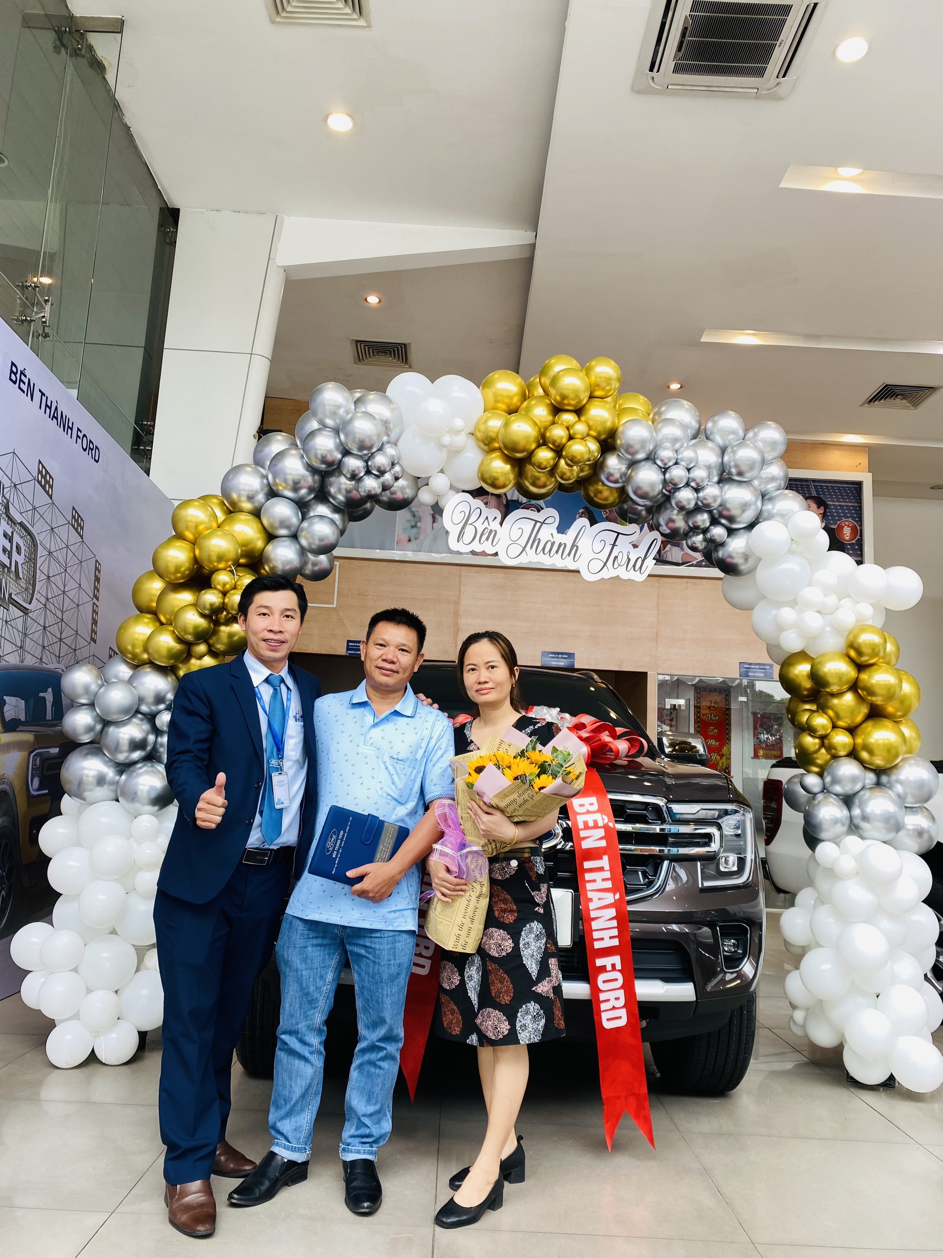Kỷ Niệm Bàn Giao Ford Everest Titanium 4x4 Nextgen 2022 đến gia đình Anh Thạch- Tháng 9/2022