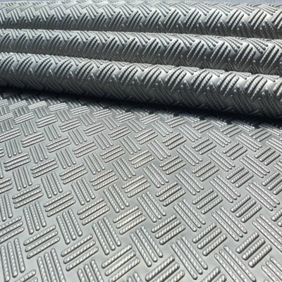 TẤM NHỰA CUỘN TRẢI SÀN 3 QUE