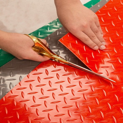 Tấm nhựa trải sàn chống trơn vân thoi lá 1.2mx18m loại CK001 HMO