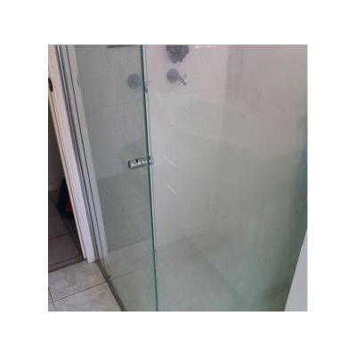 Tẩy ố cặn buồng tắm kính
