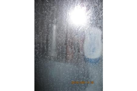 Tẩy ố mốc trên vách tắm kính