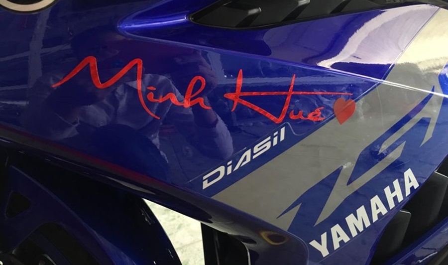 Cao sang Decal chuyên thiết kế tem chữ dán xe theo yêu cầu