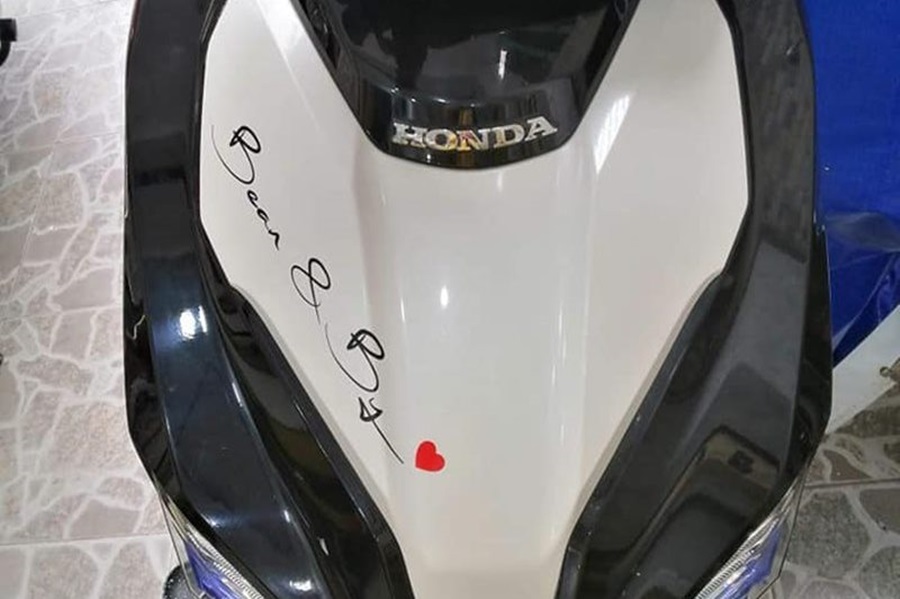 Cao sang Decal chuyên thiết kế tem chữ dán xe theo yêu cầu