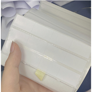 Giấy in tem mã vạch 25*15mm khổ 4 tem/1 hàng cuộn 50m