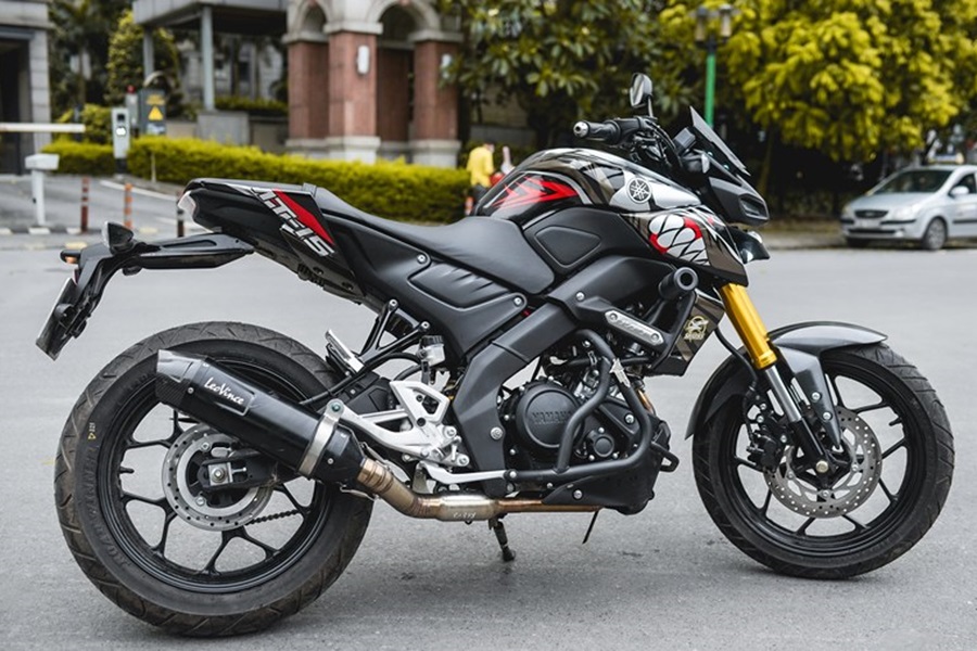 Mẫu mã decal xe MT 15 rất đa dạng