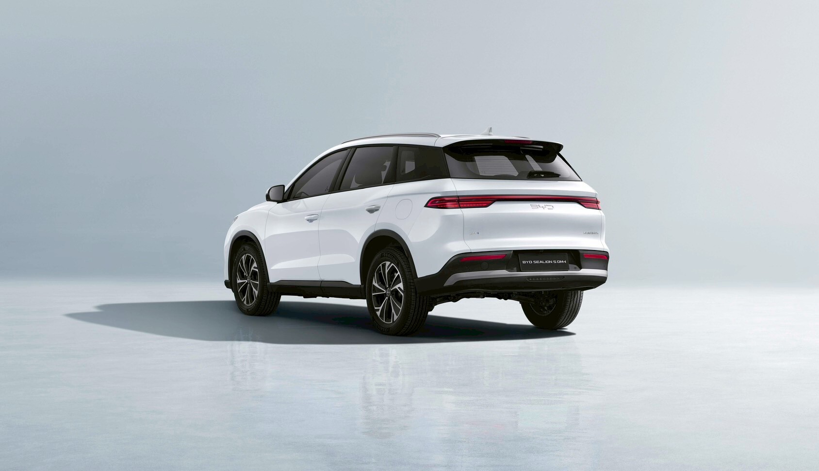 BYD Sealion 5
