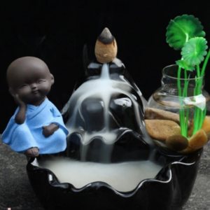 Thác Khói Trầm Hương Chú Tiểu Bằng Gốm