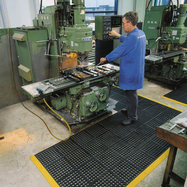 tham-cao-su-chong-truot