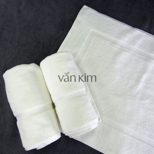 Thảm Chân Khách Sạn Size Lớn 60x80-390 Dệt Viền Màu Trắng