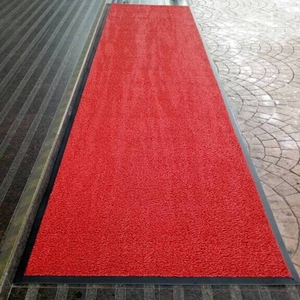 Thảm rối chùi chân 3M Nomad Carpet Matting lấy bụi giữ nước chống trơn trượt sản xuất theo yêu cầu và bo viền cao su 3M6850 HNO