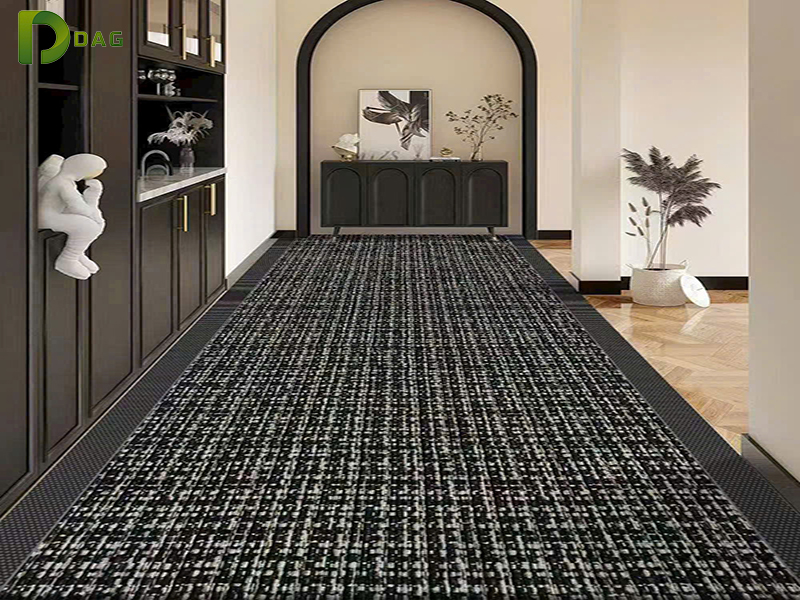 Thảm cuộn trải sàn Đà nẵng phục hồi sợi xẹp lún bằng giặt khô hạt khoáng hấp phụ và sấy nhiệt đối lưu DAG.